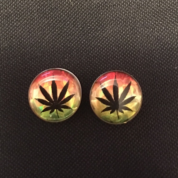 SOLD 5/8 Rasta Plugs - Picture 1 of 1